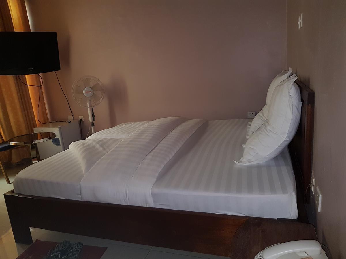 Hotel La Benediction Goma Экстерьер фото