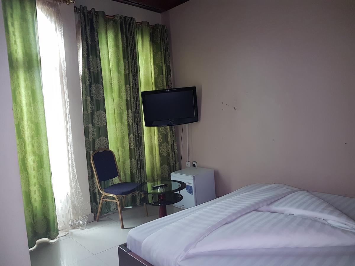 Hotel La Benediction Goma Экстерьер фото