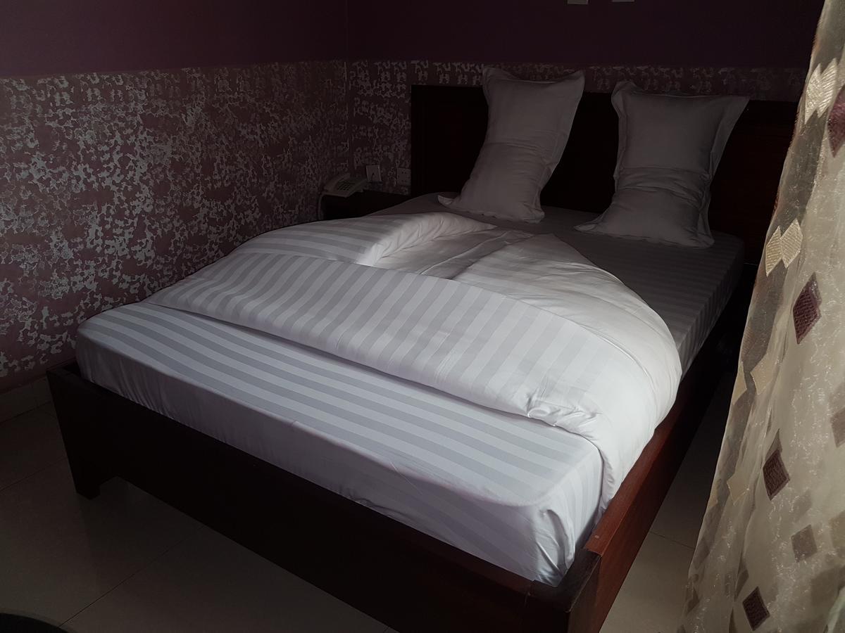 Hotel La Benediction Goma Экстерьер фото
